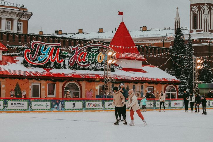 Schaatsen Tijdens een Kerstmarkt